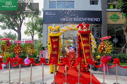 khai truong quan cafe
